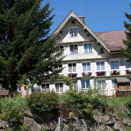 Schlafen Im Sternen Ennetbuehl Bed & Breakfast Nesslau Exterior foto