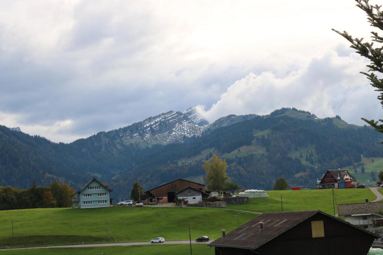 Schlafen Im Sternen Ennetbuehl Bed & Breakfast Nesslau Exterior foto